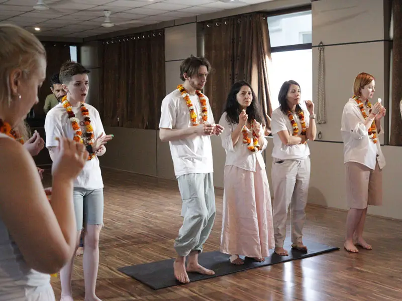  Best 300 Yoga YTTC in Rishikesh