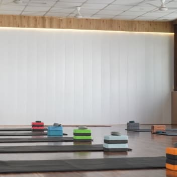  yoga retreat benefits