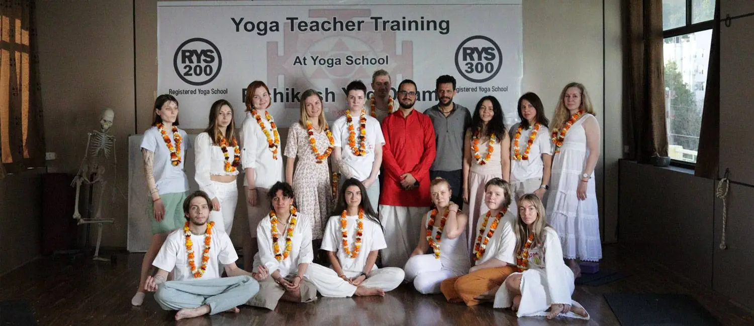  Best yoga Retreat in Rishikesh